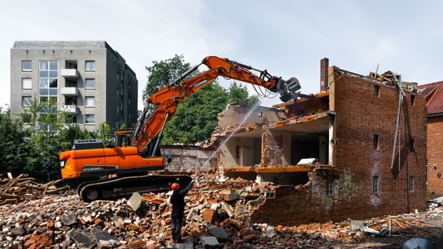 Excavator selection for pipeline construction - Safety systems that drive specification