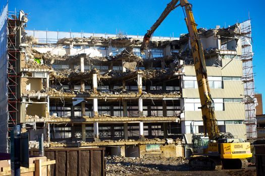 Excavator selection for snow removal - Site Selection, Operating Limits, and Failure Modes