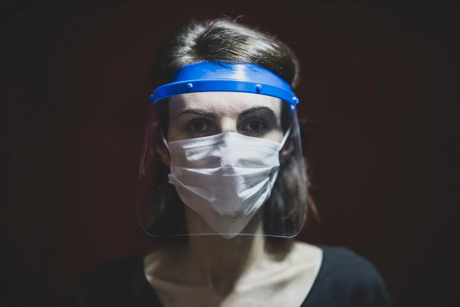 Face Shield Selection for Electrical Work: Arc, Dielectric, and Mount Gates