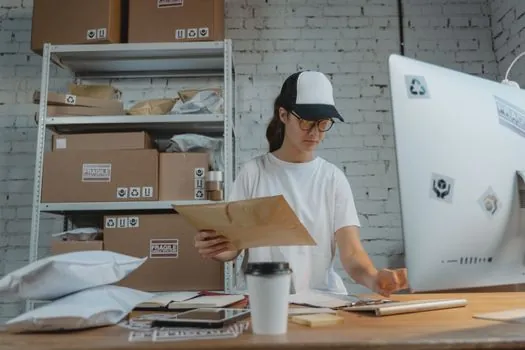 Face Shield selection for warehouse operations - Sizing, Fit, and Prescription-Glasses Clearance