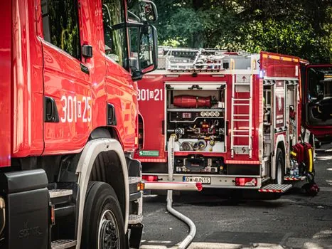 Emergency Stop selection for firefighting - Comparison: fire-panel E-Stop variants on four selection criteria