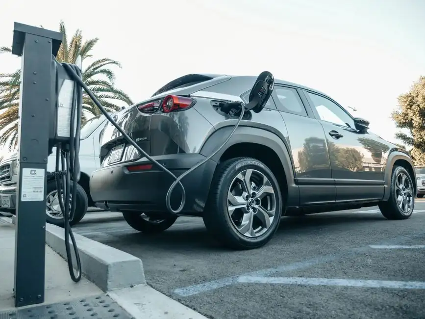 Fleet EV Procurement Spec Guide: Drive Units, Battery Sourcing, and Grid Flexibility