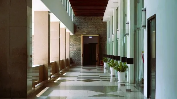 Floor Grinder selection for interior finishing - Decision Criteria: Width, Head, Power, Scale, Dust
