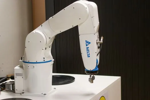 Wrapping Machine selection for food and beverage - Pallet Wrappers: turntable, mobile robot, and rotary ring