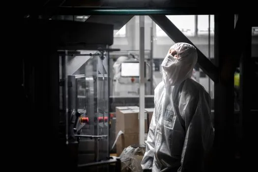 Safety Interlock Switch selection for food processing - Selection Criteria: Environment, Hazard, Access Frequency