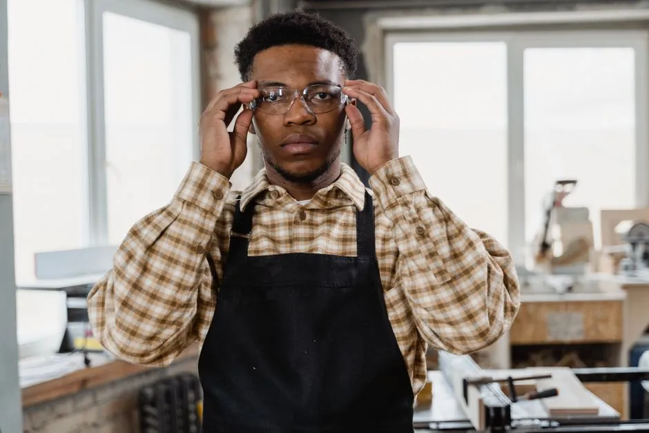 Food Processing Safety Glasses: 4 Spec Gates for 2026 Selection