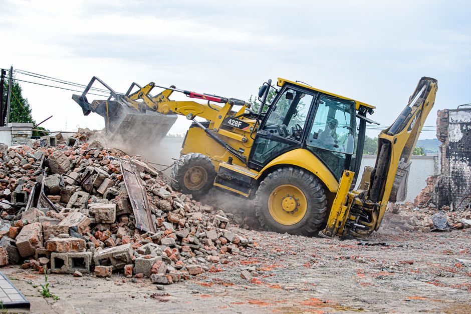 Forestry backhoe loader spec map: matching machine class to site work
