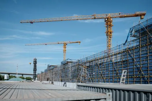 gantry crane selection guide - Control Architecture, Safety, and Smart-Crane Cybersecurity