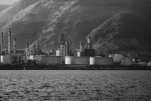 Gas Fire Suppression System selection for oil and gas facilities - Standards, Listing, and the Procurement Checklist