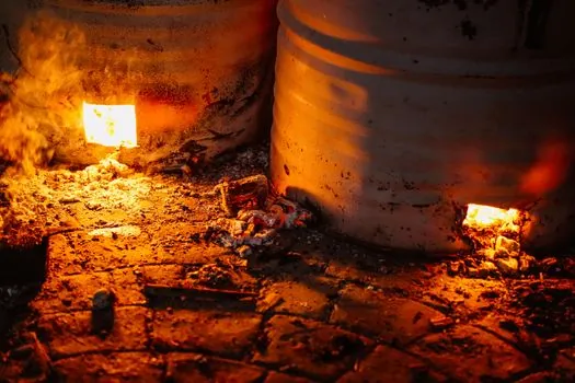 Gas-Fired Aluminum Melting Furnace selection for automotive parts - Lining, Heat-Treatment Tie-In, and Materials Reference