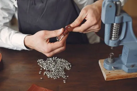 Hardness Tester price and cost guide - Options compared: Rockwell, Brinell, Vickers/Knoop, portable Leeb