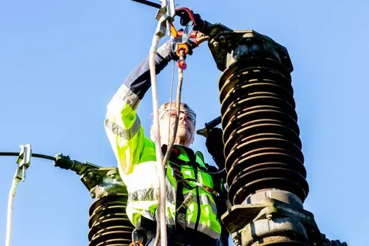 High Voltage Tester vs Clamp Meter - Who Each Instrument Is For (and Who It Is Not For)