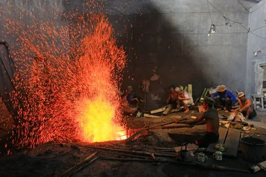 Holding Furnace selection for pump and valve production - Selection Checklist for a Pump or Valve Foundry Buyer