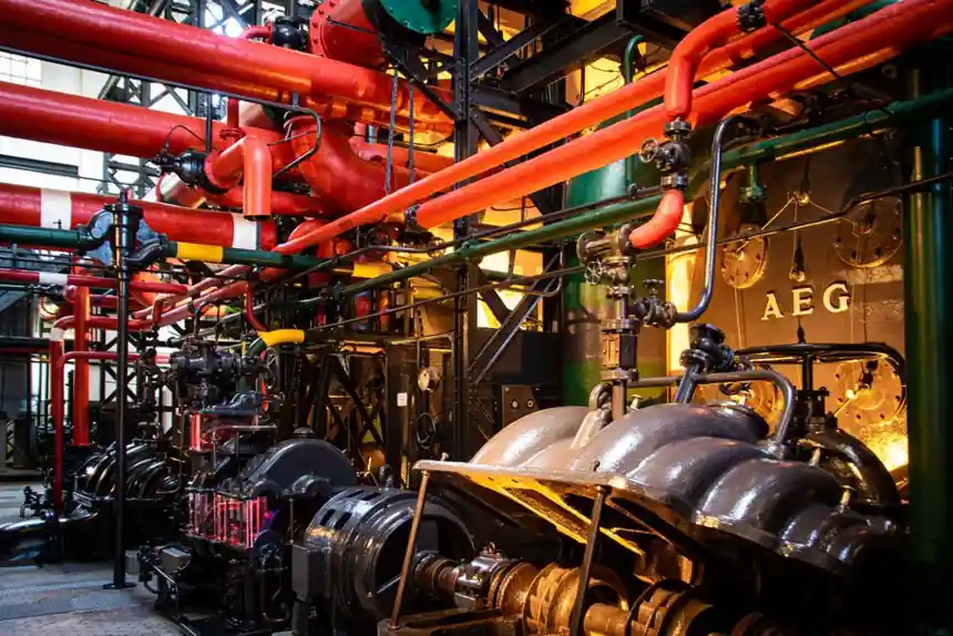 Holding Furnace Selection for Pump and Valve Foundries: Capacity, Refractory, and