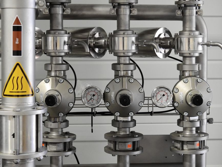 Hot Chamber Die Casting Machine Selection for Pump and Valve Hardware