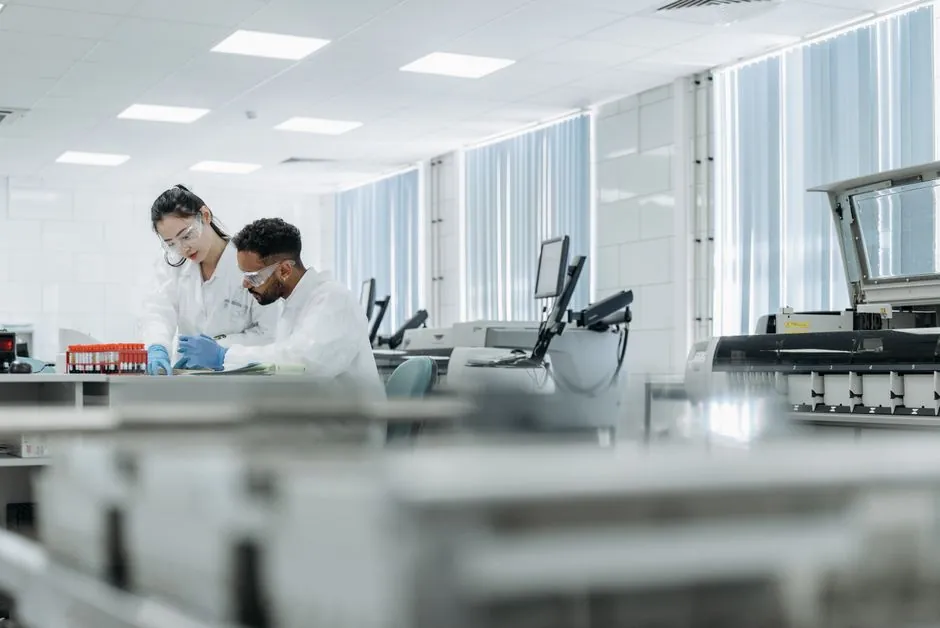 How to Pick a Safety Light Curtain for Laboratory Use