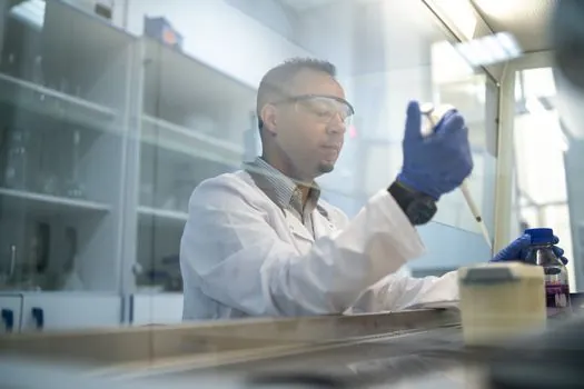 Safety Light Curtain selection for laboratories - Lab-Specific Failure Modes and Constraints
