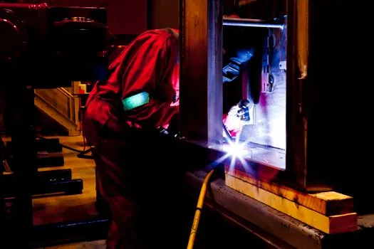 hydraulic system manufacturing quality standards - Gate 3: Weld Procedure and Manifold Fabrication