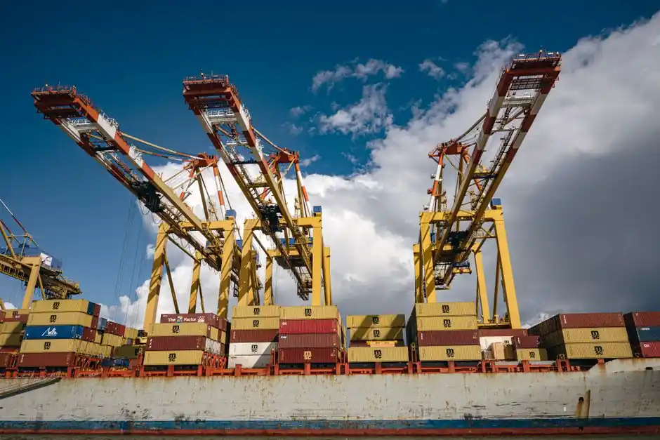 Industrial coatings supply chain: 2026 feedstock, logistics, and AI signals