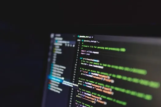 Industrial Display vs SCADA Software - Integration and Architecture: How the Two Layers Combine