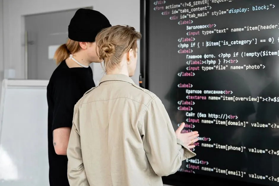 Industrial Display vs SCADA Software: Spec Map for Operations and Specifiers