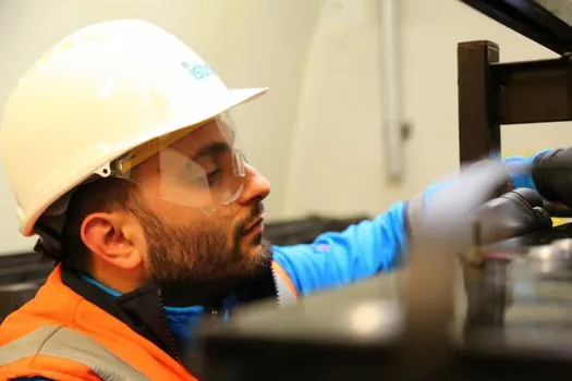 Industrial UPS price and cost guide - Who Industrial UPS Is For, and Where It Is Not
