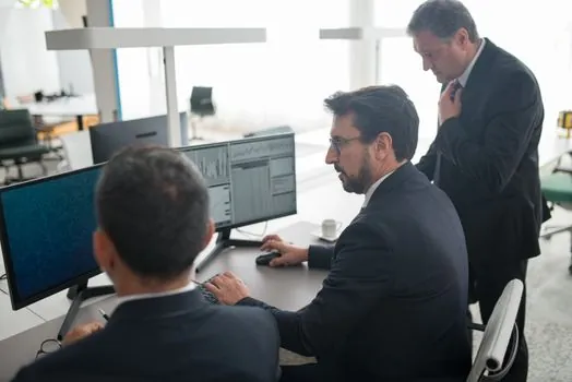 Industrial UPS selection criteria - Selection Logic: Who Should Pick What