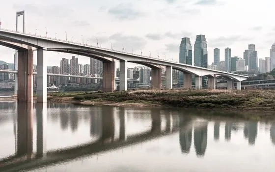 Infrared Line Level selection for bridge construction - Wavelength Trade-Off for Outdoor Bridge Visibility