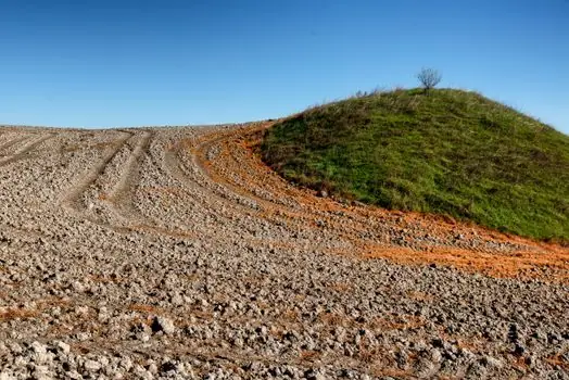 Infrared Line Level selection for landscaping - Self-Leveling Envelope and Failure Modes on Soil