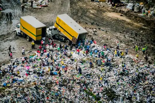Aerial Work Platform selection for landfill operations - Use Cases That Fit, and Ones That Do Not