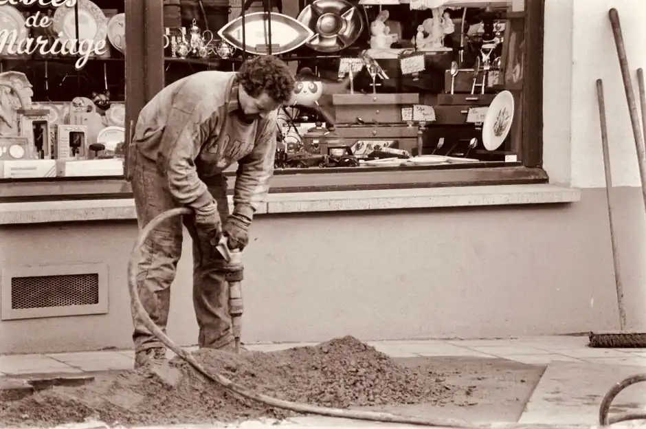Landscaping Concrete Vibrator Spec Guide: Head, VPM, and Power Source Matched to the Pour