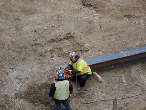 Laser Level selection for steel construction - Range, Beam Color, and Detector Pairing