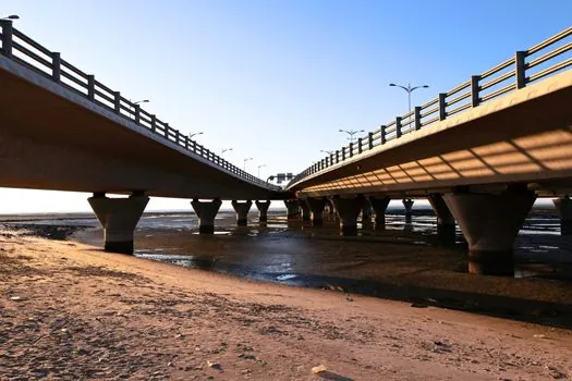 Laser Screed selection for bridge construction - Slope Programming for Drainage and Cross-Fall on Bridge Decks