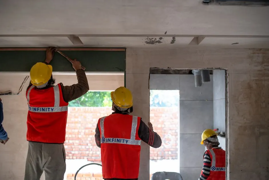 Lightweight Partition Panel Selection for Renovation Projects