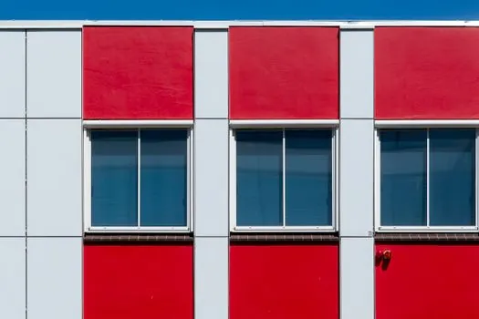 Lightweight Partition Panel selection for prefabricated construction - Risks, limits, and failure modes