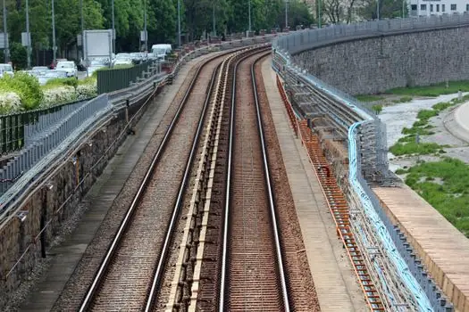 Linear Bearing selection for automotive production - Who round-rail vs profile-rail actually fits