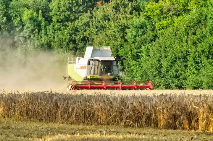 Linear Guide Selection for Agriculture Machinery: Sealing, Load, and Corrosion Gates