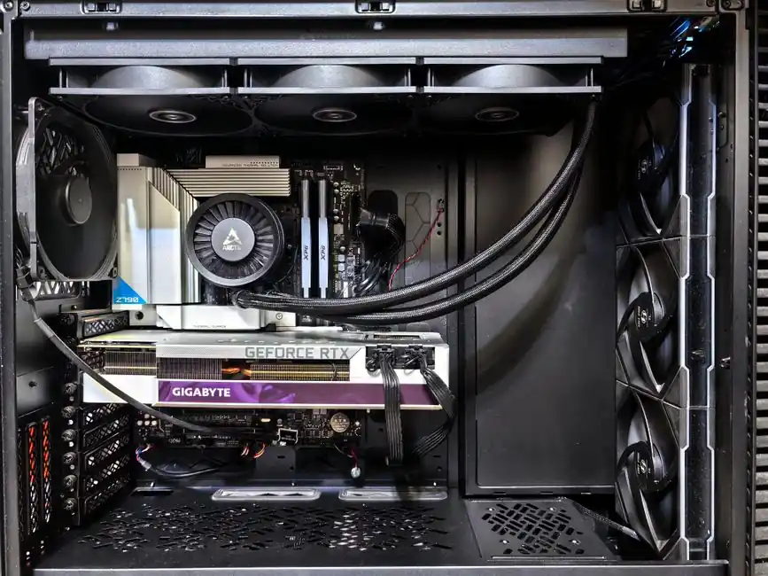 Liquid Cooling 2026: Three-Tier Field, 53% AI Adoption, Spec Gate
