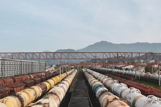 LNG market share by manufacturer - Regional Capacity Distribution: Where the New Trains Sit