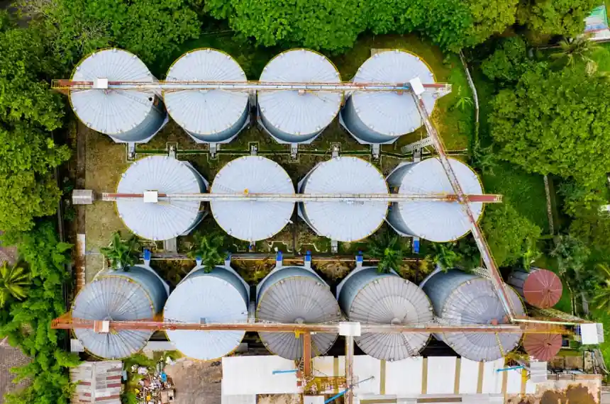 Magnetostrictive Level Transmitter Selection for Outdoor Tank Farms