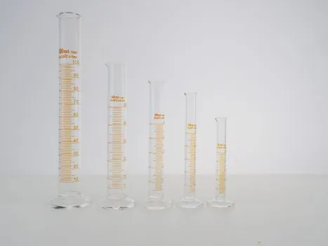 Manometer selection criteria - Accuracy Class, Temperature, and Filling Fluid