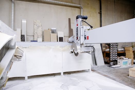 Marble Cutter selection for masonry - Wet Cutting, Dust, and On-Site Safety