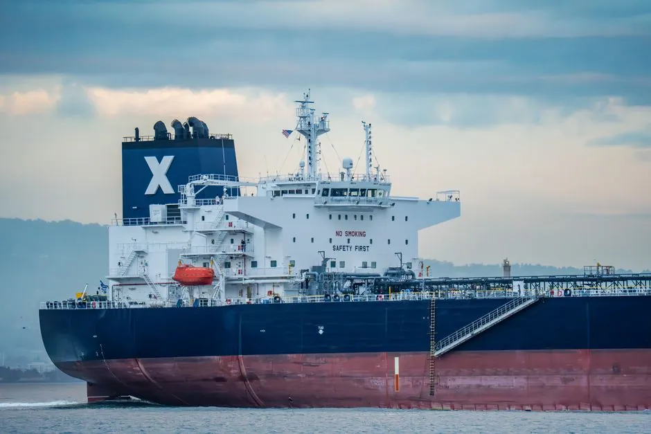 Marine Engineering Adhesive Selection: Chemistry, Substrate, Immersion Line