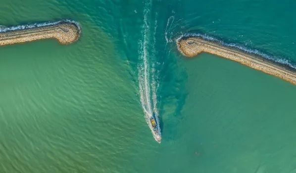 Industrial Adhesive selection for marine engineering - Above-Waterline, Below-Waterline, and Permanently Submerged Zones