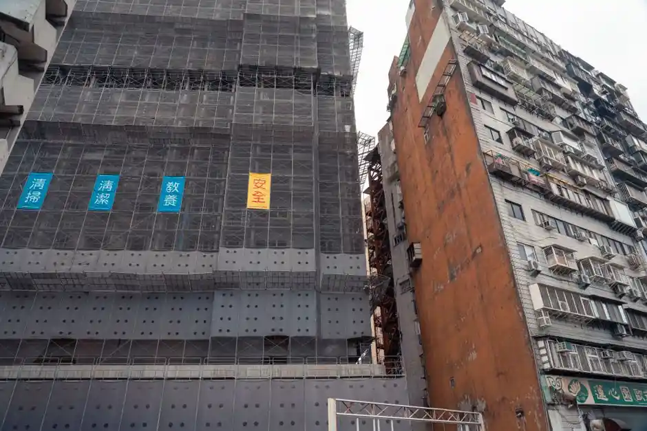 Masonry scaffolding selection: walk-through vs step frames, Q235B specs, and load-class