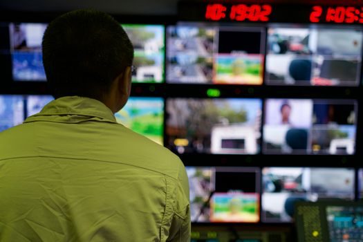 Motor Control Center buying guide 2026 - Smart MCC software and connected operations
