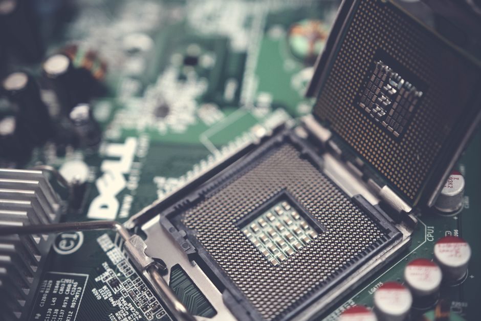 MEMS Sensor Role in Industry 4.0: Edge Specs, Foundry Loops, Retrofit Limits
