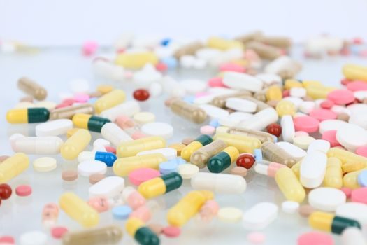 Mesh Belt Conveyor selection for pharmaceutical distribution - Hygienic Materials and Regulatory Mapping