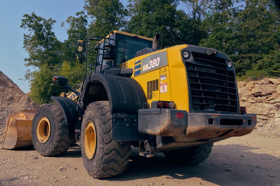 Mining Dozer Selection: 2026 Spec Map for Crawler vs. Wheel Units