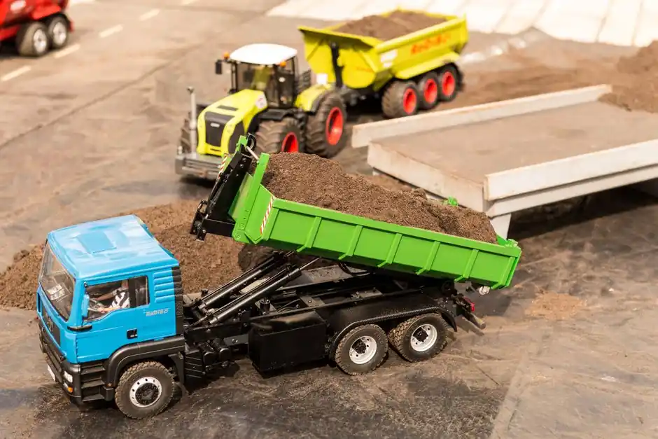 Mining Dump Truck Specs for Demolition Haul Cycles